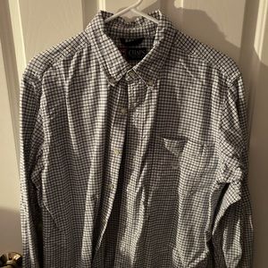 Men’s Chaps button down long sleeve dress shirt. Size: L